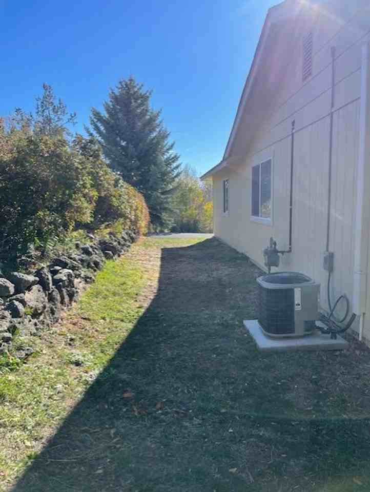 31633 Yonna St - Photo 3 of 18