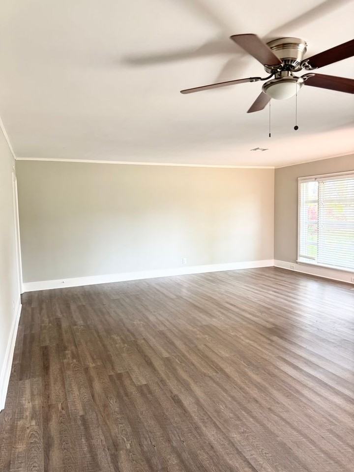 2783 Brevard Ave - Photo 4 of 19