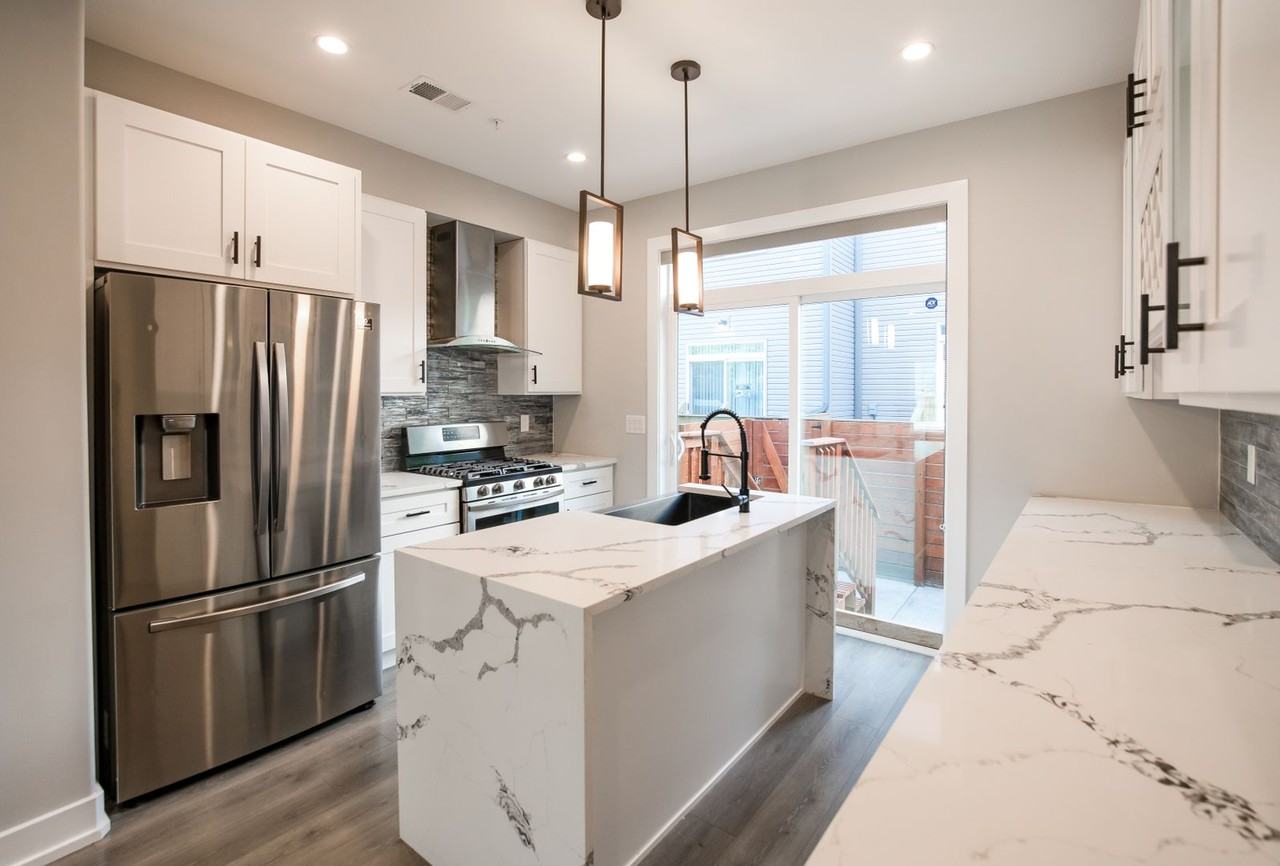 2128 N Randolph St - Photo 7 of 35