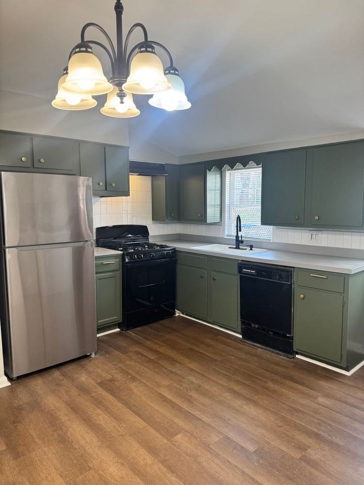 1011 Payne St - Photo 3 of 6