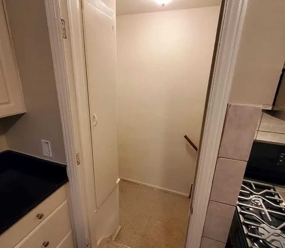 23851 Scotia Rd - Photo 6 of 15