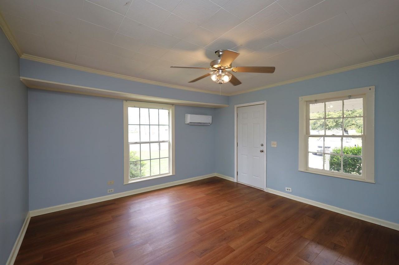 300 E 6th St - Photo 2 of 6