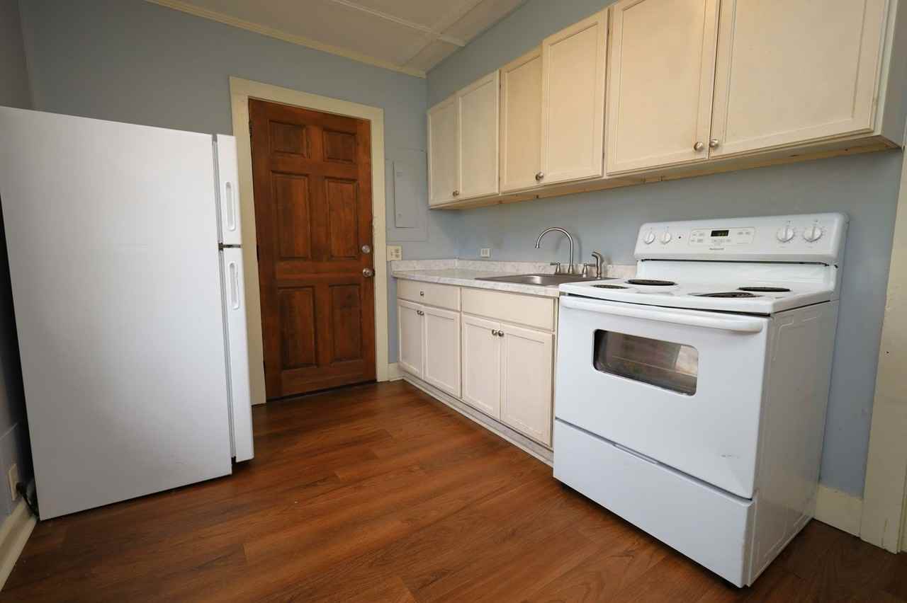 300 E 6th St - Photo 3 of 6