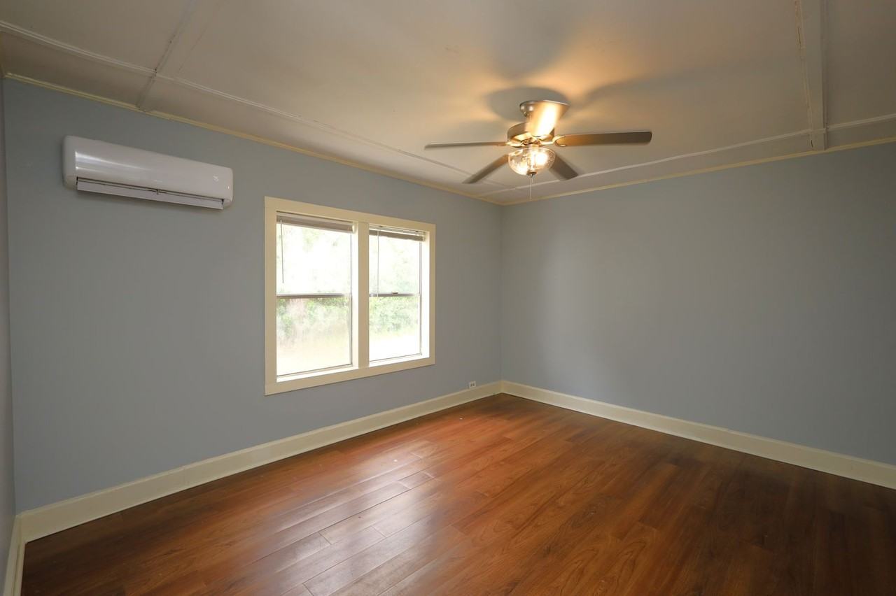 300 E 6th St - Photo 5 of 6