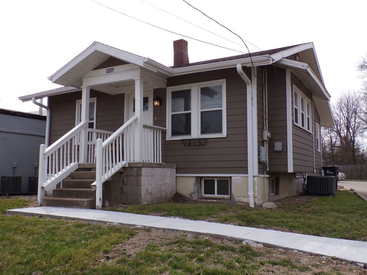 1002 W Broadway - Photo 2 of 19