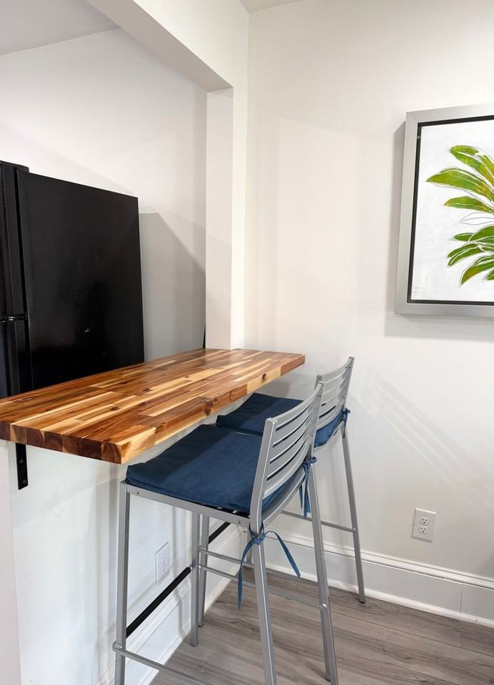 732 Hughes St - Photo 5 of 15