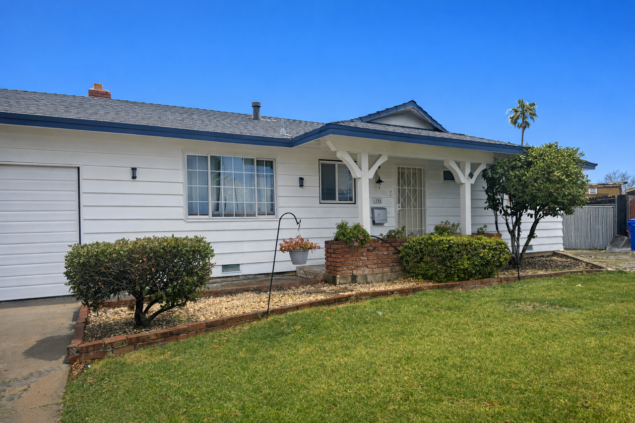 1006 Franzel Rd - Photo 2 of 10