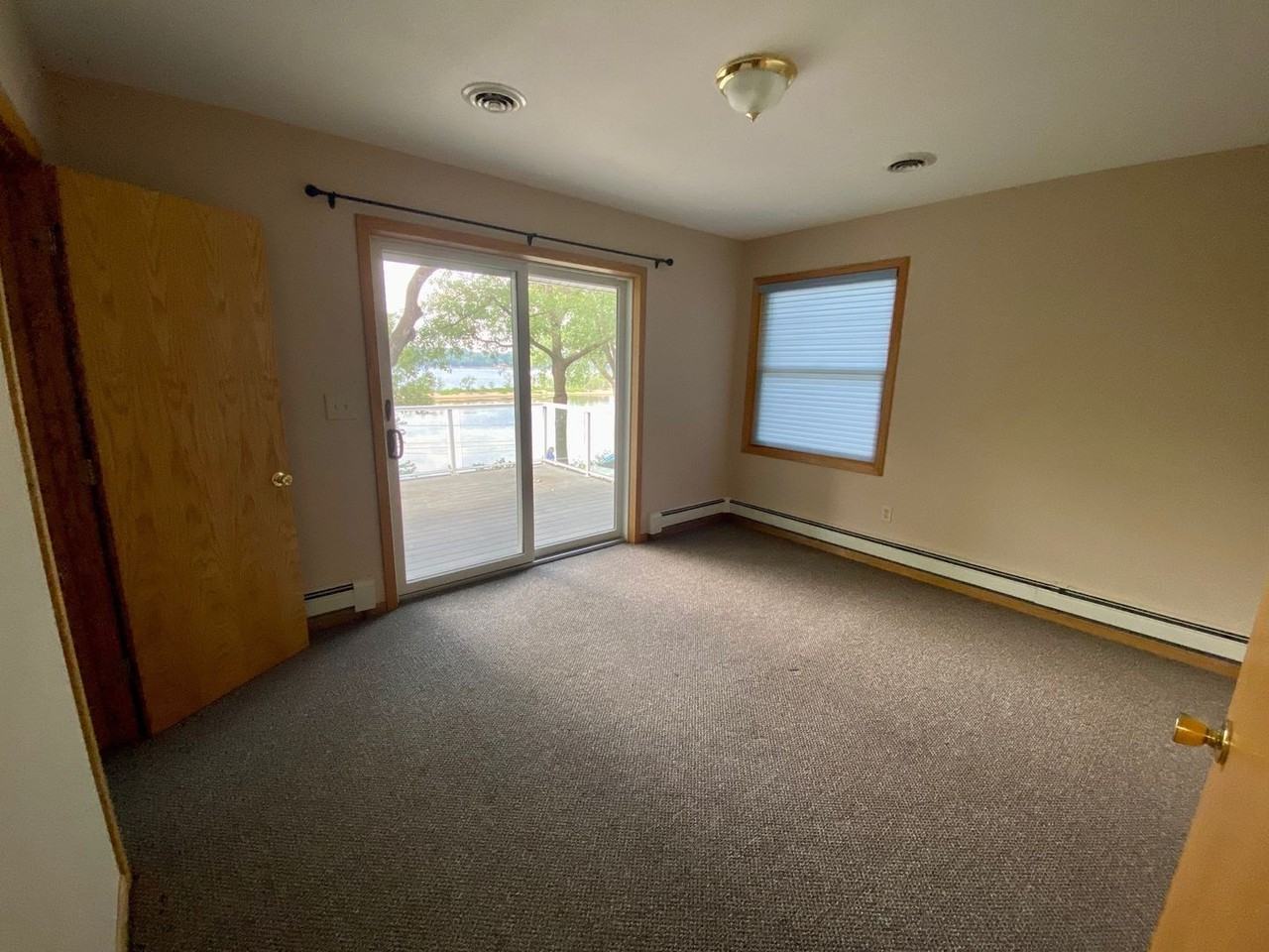 1050 Front St S - Photo 7 of 20