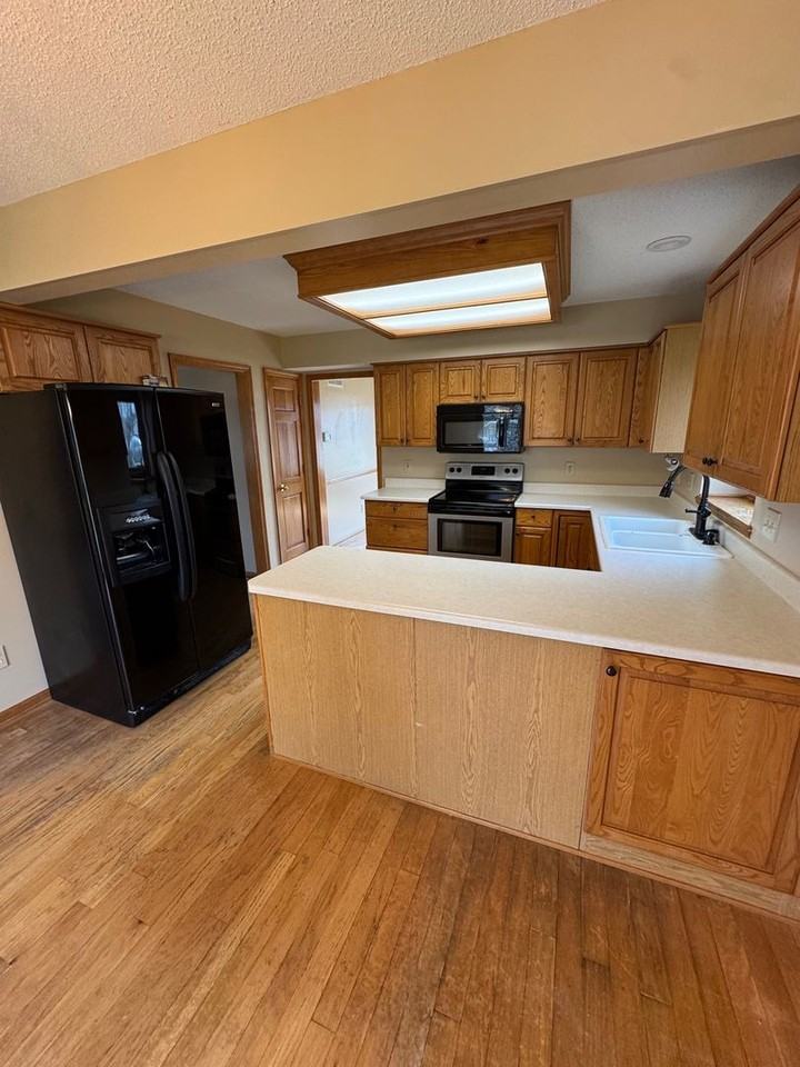 1320 Duesenberg Dr - Photo 7 of 14