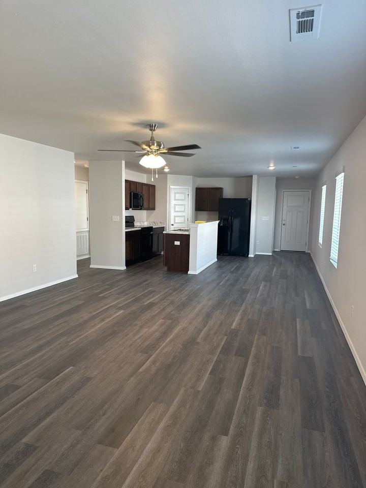 1752 Breckenridge St - Photo 5 of 16