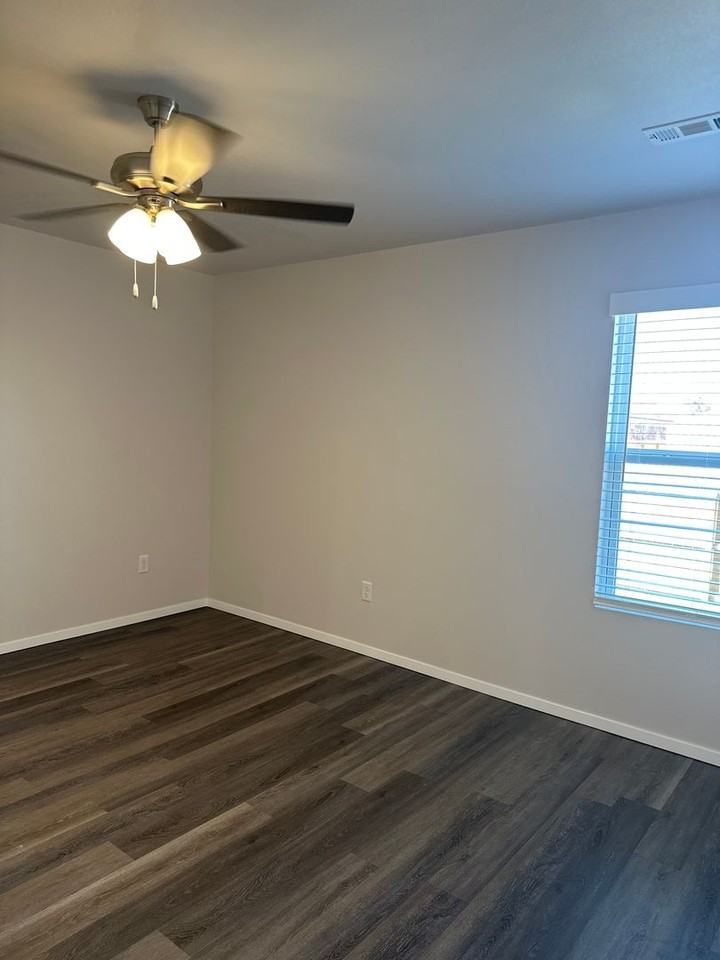 1752 Breckenridge St - Photo 7 of 16