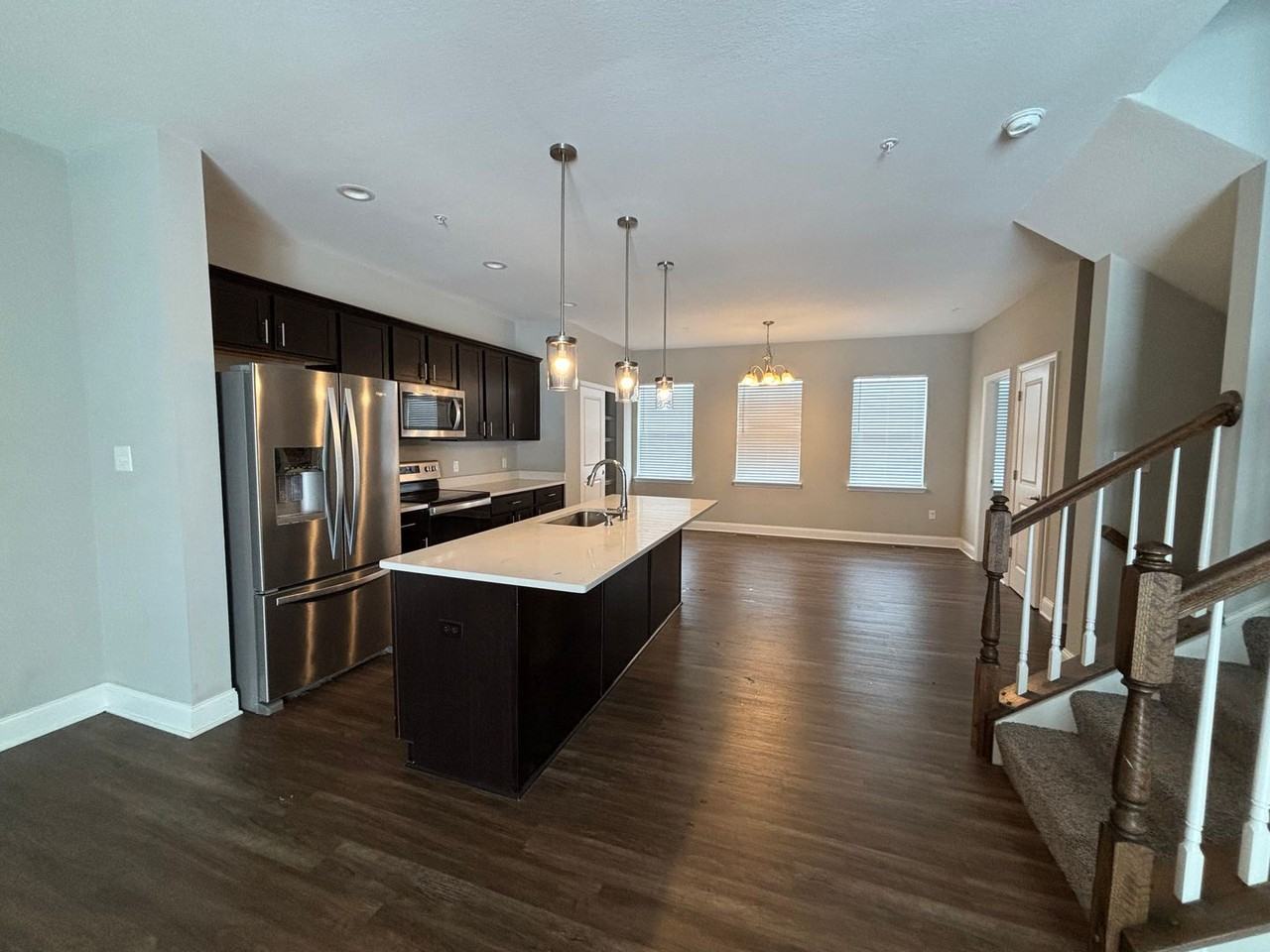 82 Hawthorne Dr - Photo 2 of 19