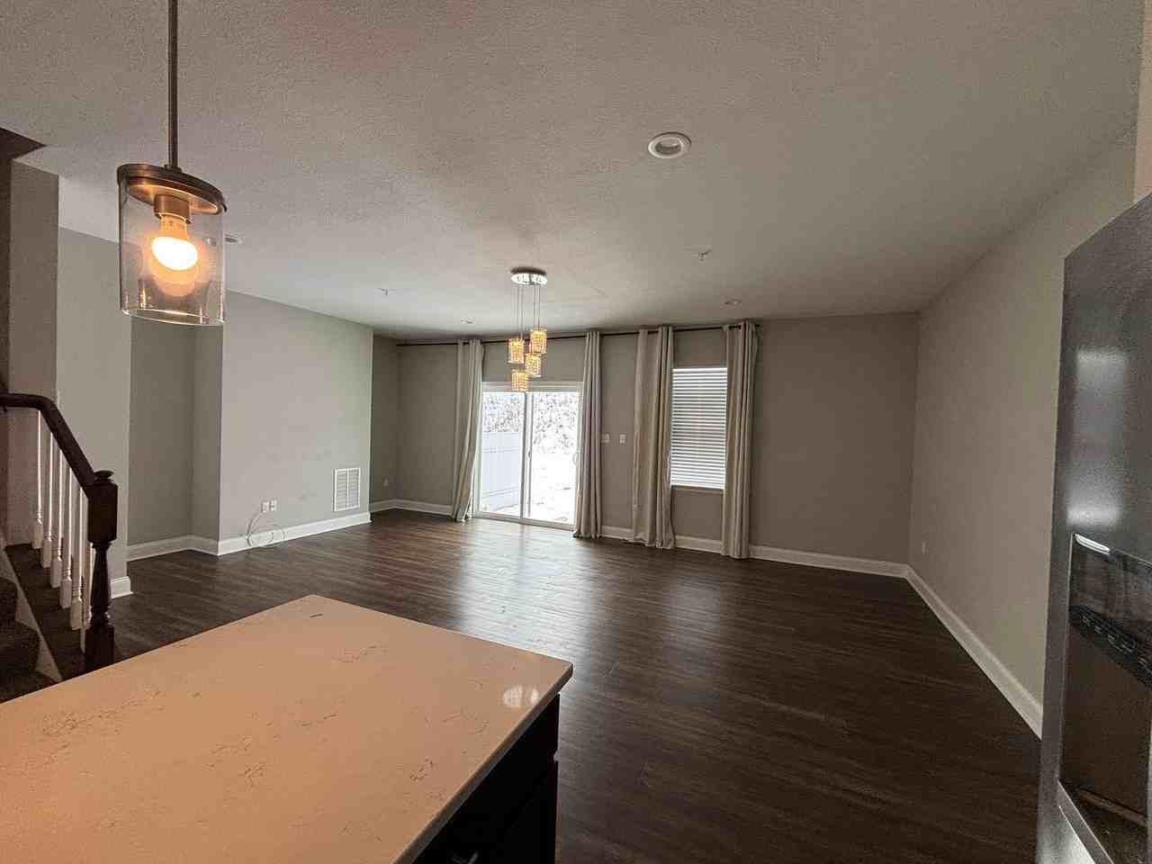 82 Hawthorne Dr - Photo 6 of 19