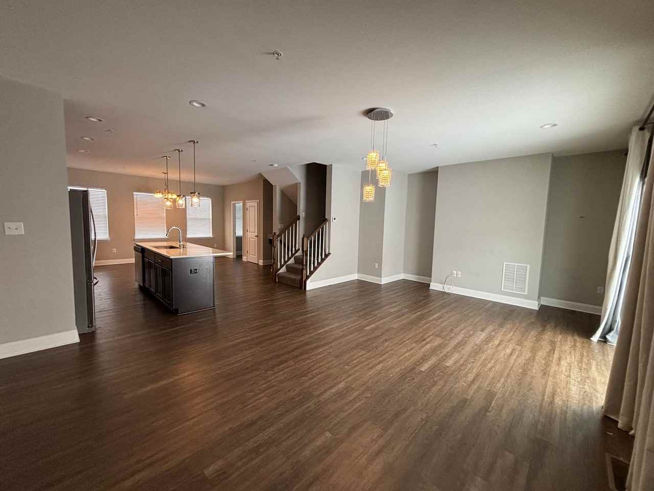 82 Hawthorne Dr - Photo 7 of 19