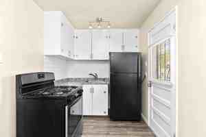 featured image of 125 W Grant Ave