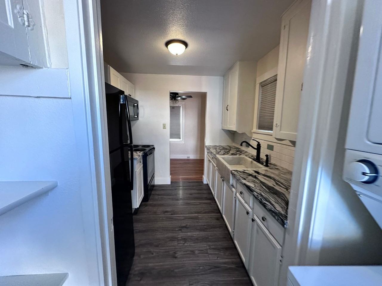 536 14th St - Photo 3 of 16