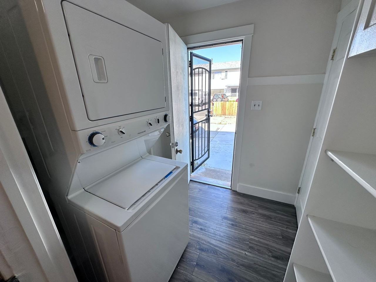 536 14th St - Photo 6 of 16