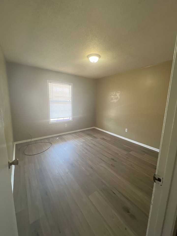 2306 Fasske St #7 - Photo 5 of 7