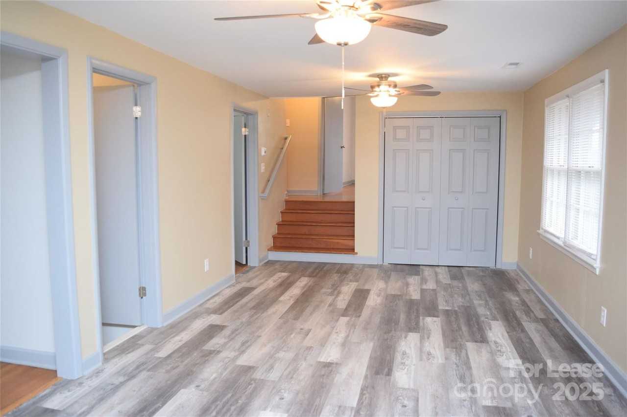 1341 20th Ave Ne - Photo 4 of 22