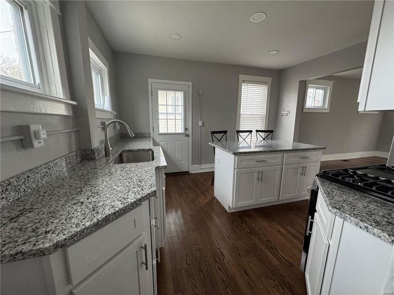 729 Luckystone Ave - Photo 7 of 27