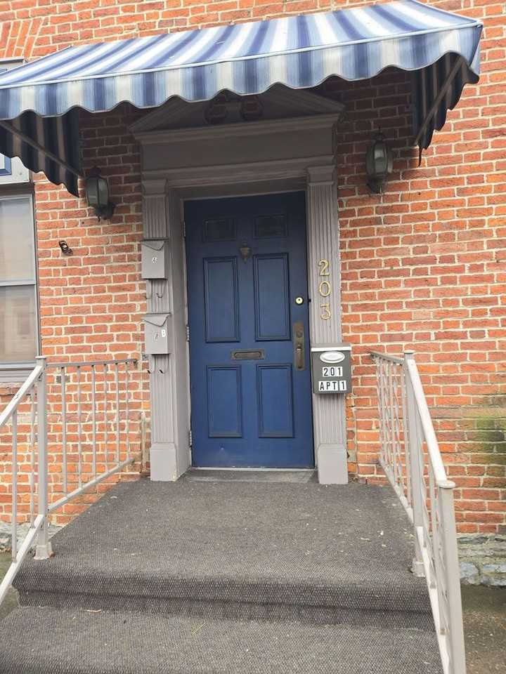 203 Lincoln Way E - Photo 2 of 28