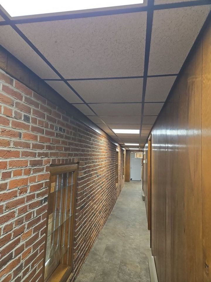 203 Lincoln Way E - Photo 3 of 28