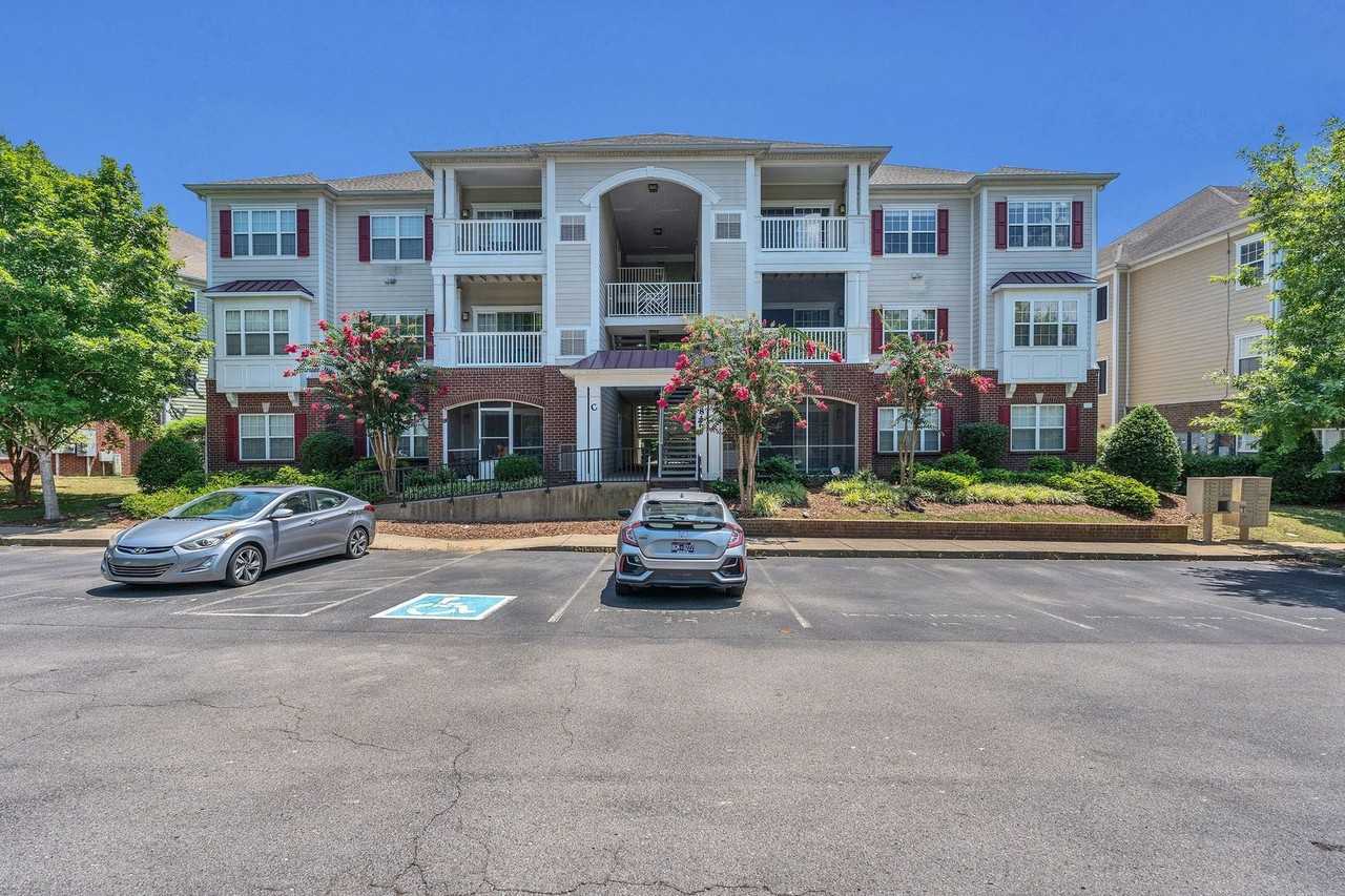 4846 Bevendean Dr - Photo 3 of 33