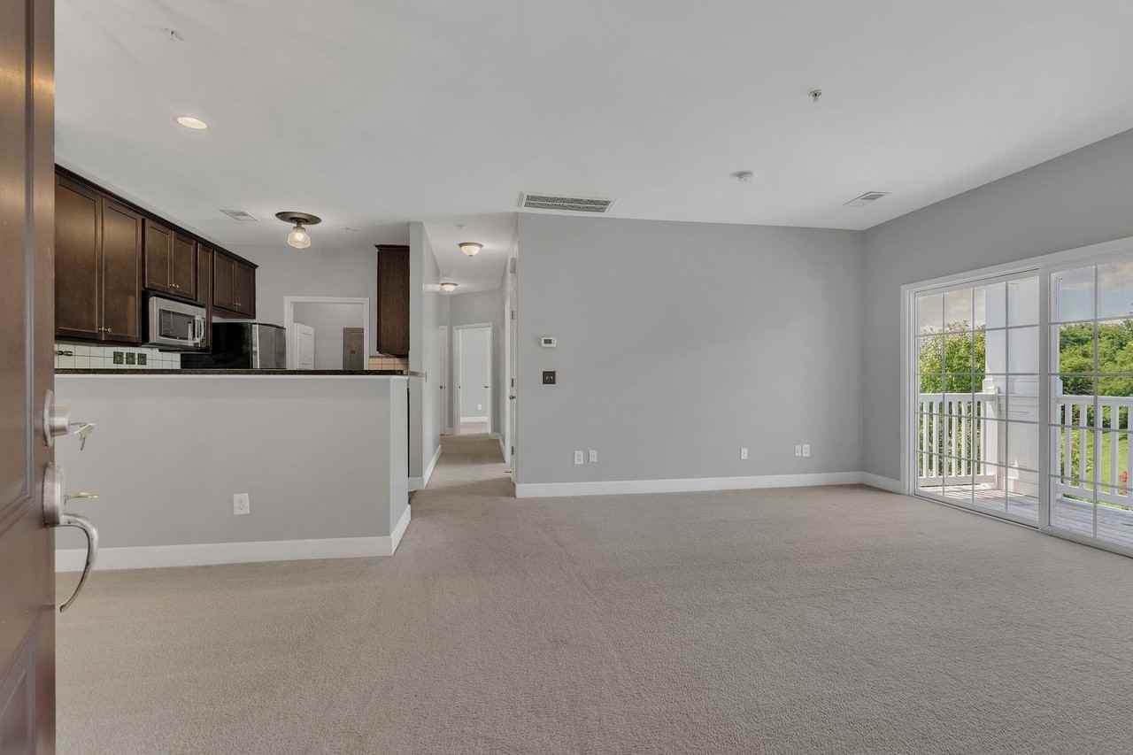 4846 Bevendean Dr - Photo 7 of 33