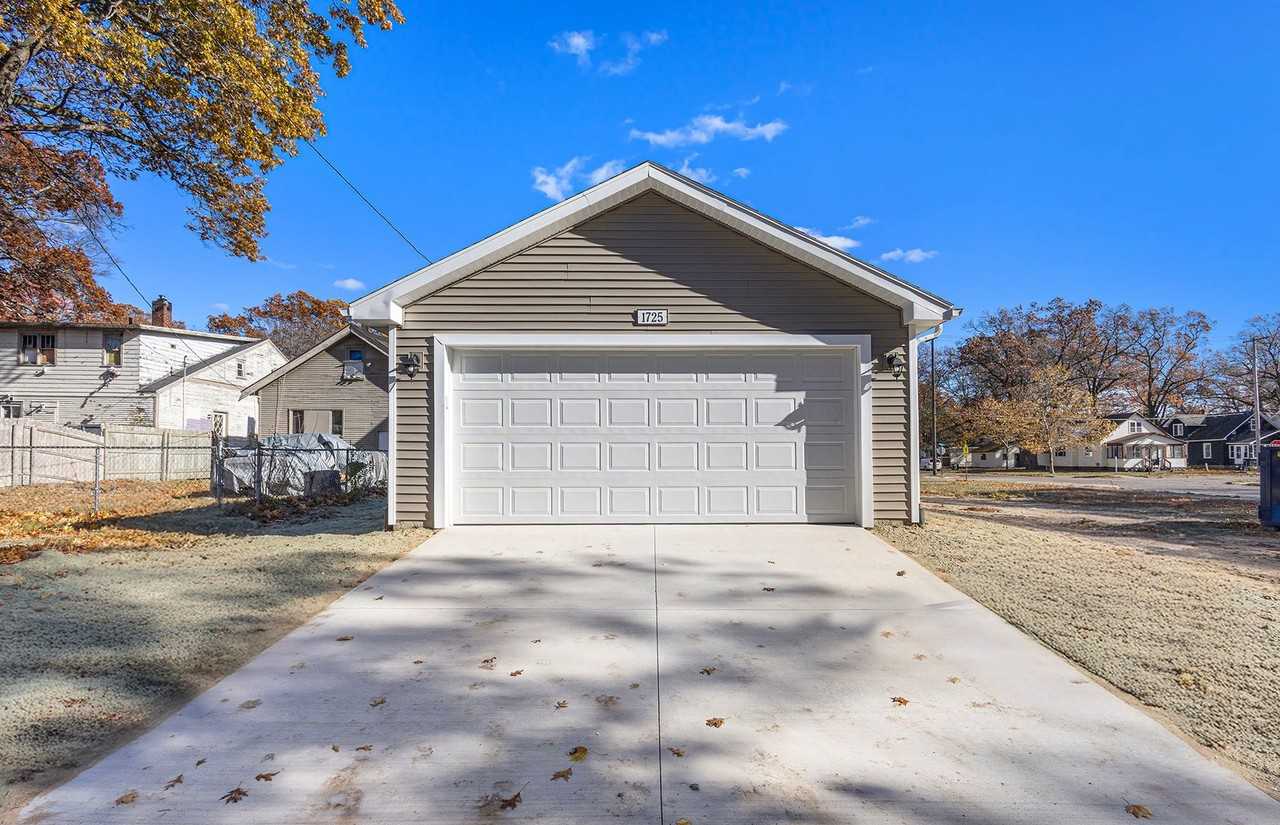 586 Allen Ave - Photo 2 of 25