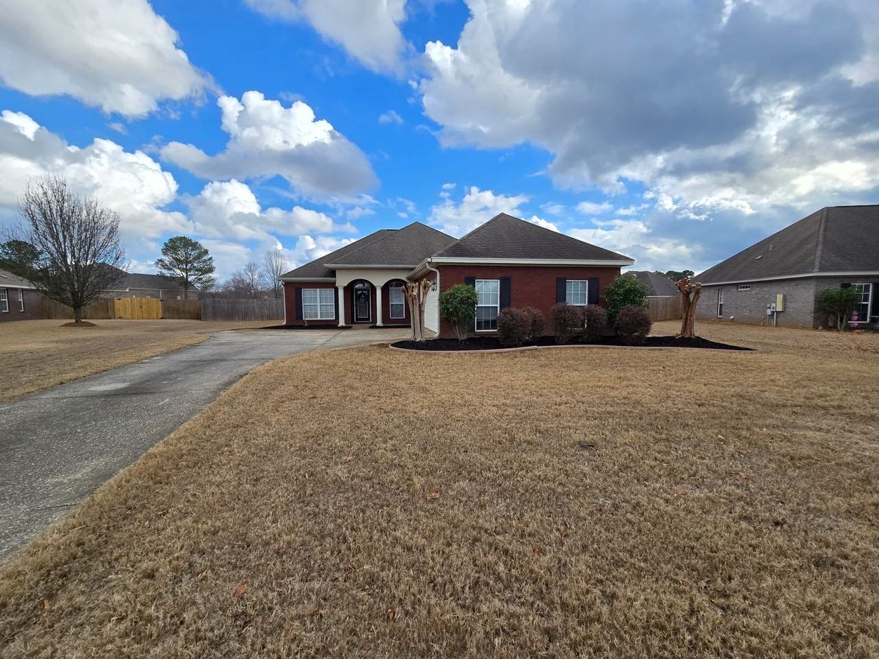 1032 E Poplar St - Photo 2 of 27