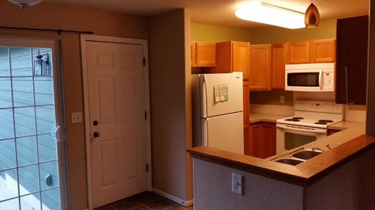 833 Apex Dr - Photo 2 of 6