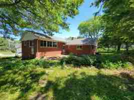 featured image of 1103 College St