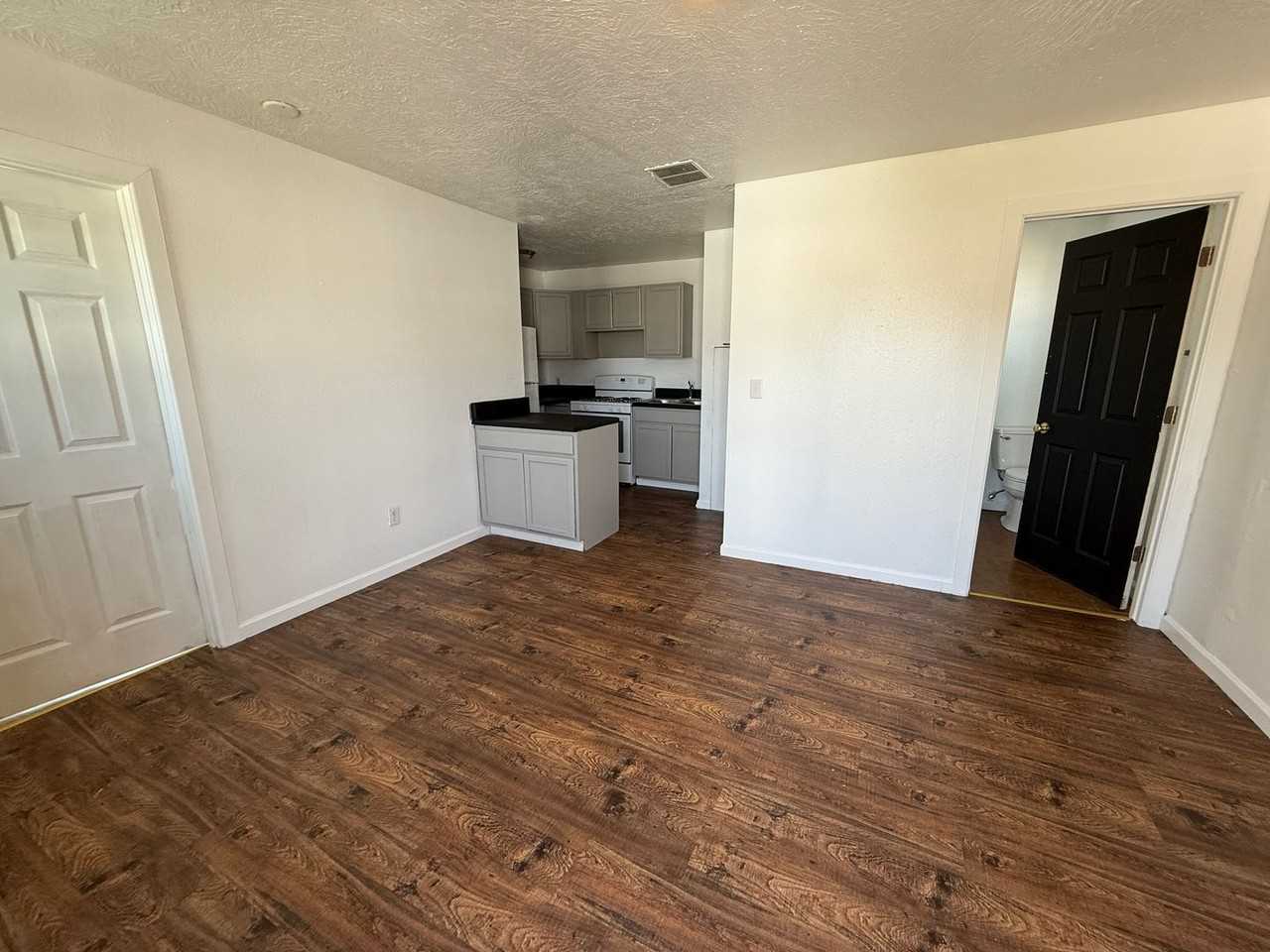 2346 N Kellett Ave #B - Photo 2 of 5