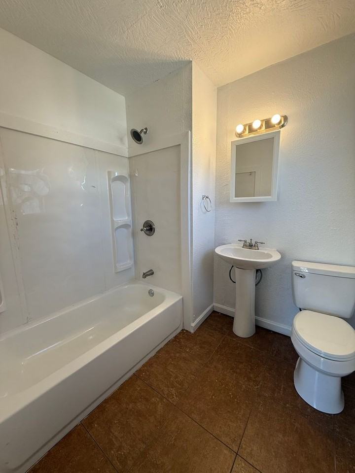 2346 N Kellett Ave #B - Photo 5 of 5