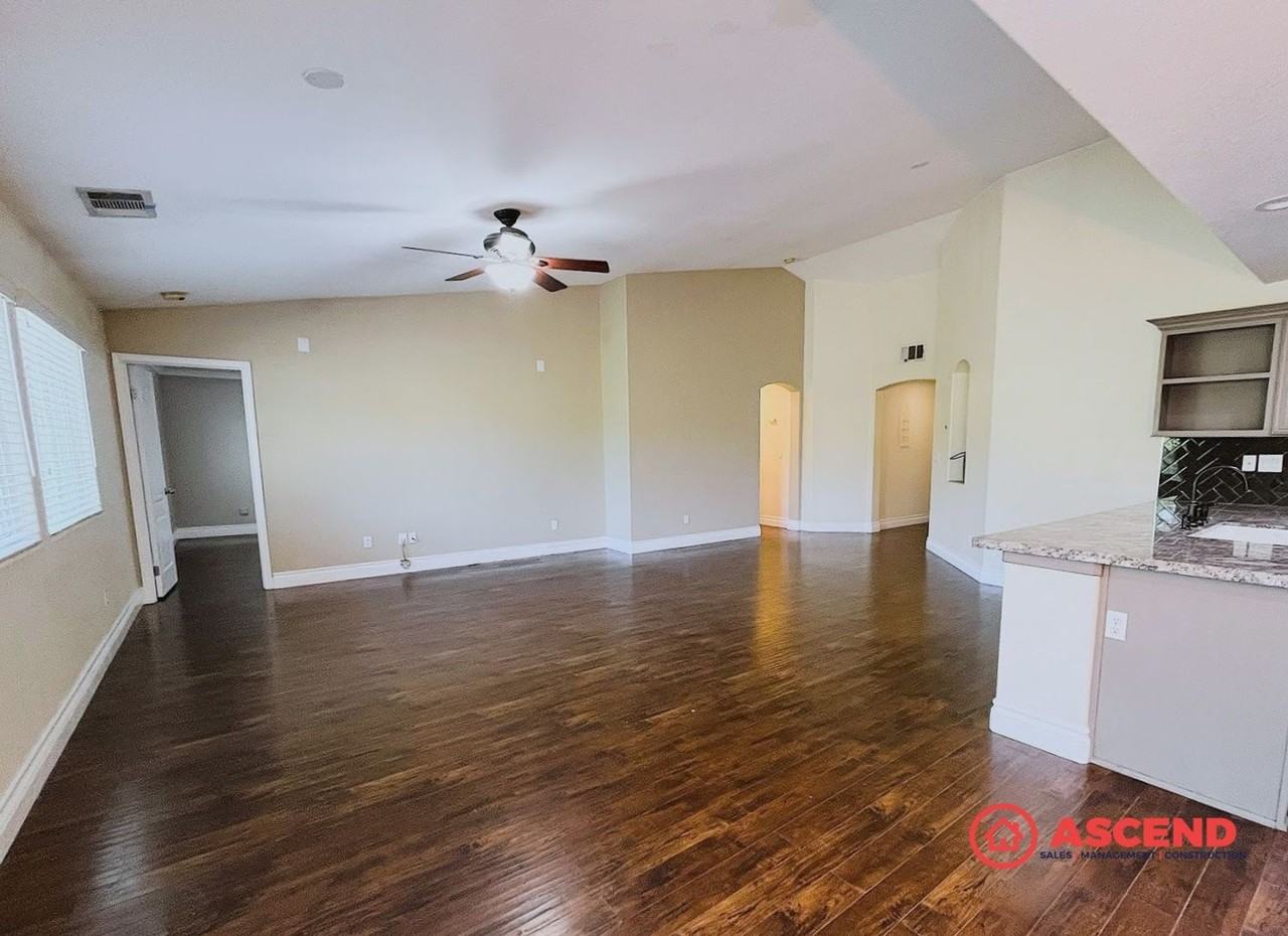 11622 Pacific Harbor Ave - Photo 3 of 16