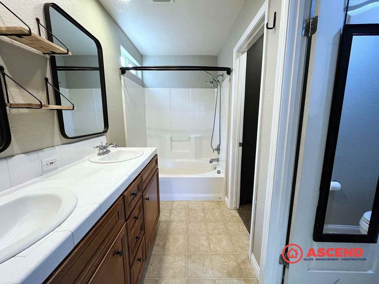 11622 Pacific Harbor Ave - Photo 6 of 16