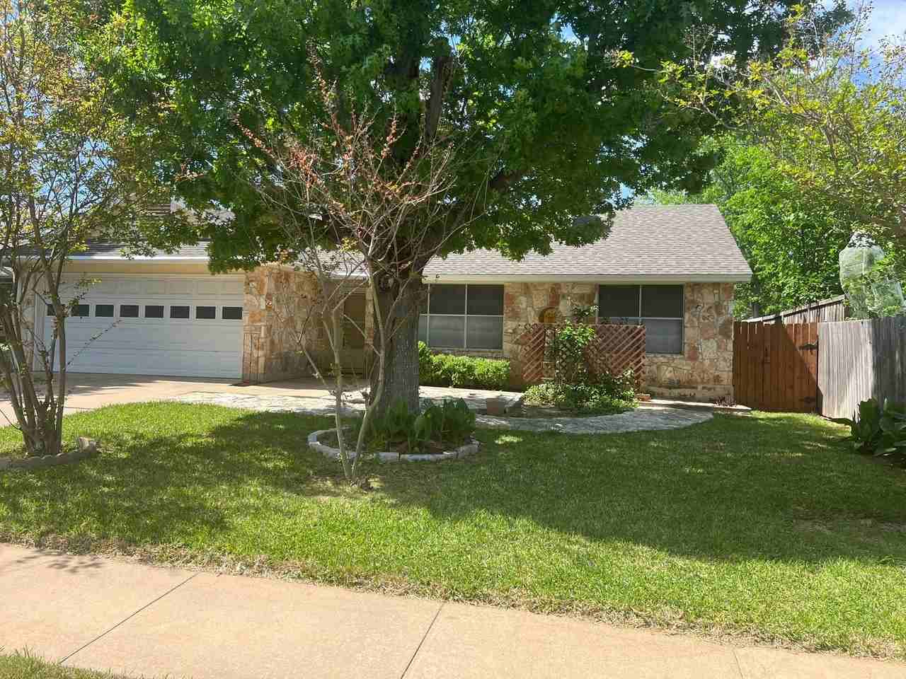 8314 Columbia Falls Dr - Photo 2 of 19