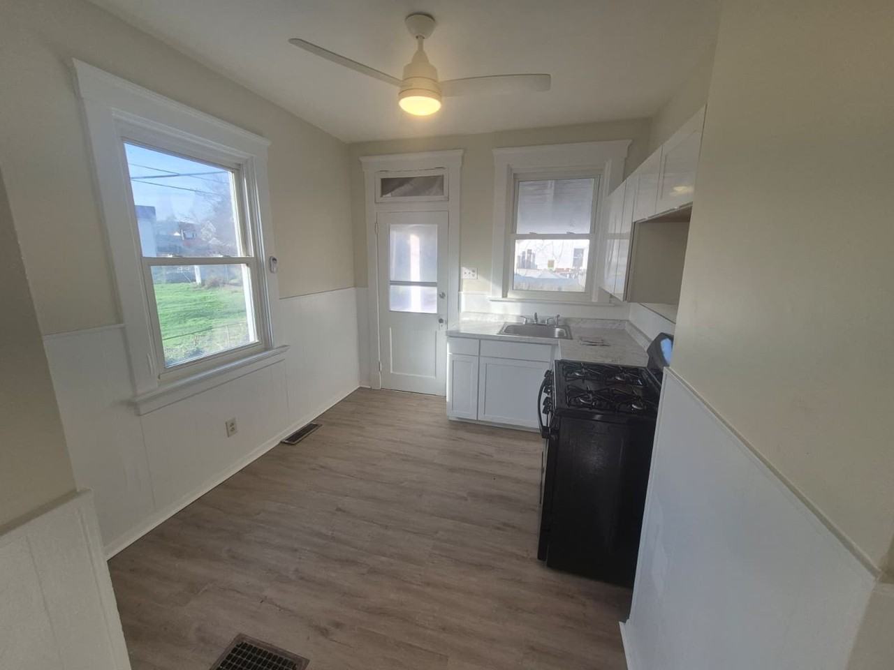 2765 Alexandria Ave - Photo 5 of 18