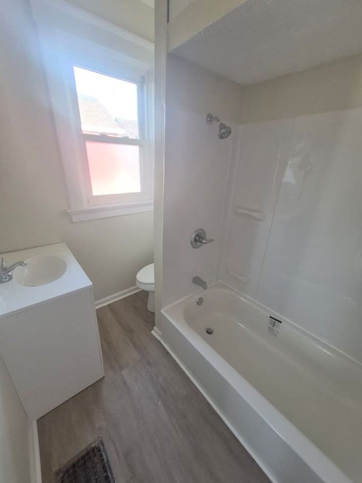 2765 Alexandria Ave - Photo 7 of 18