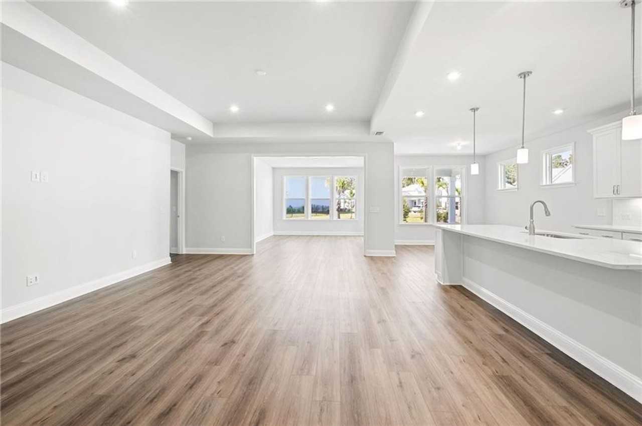 469 Monterey Loop - Photo 5 of 46