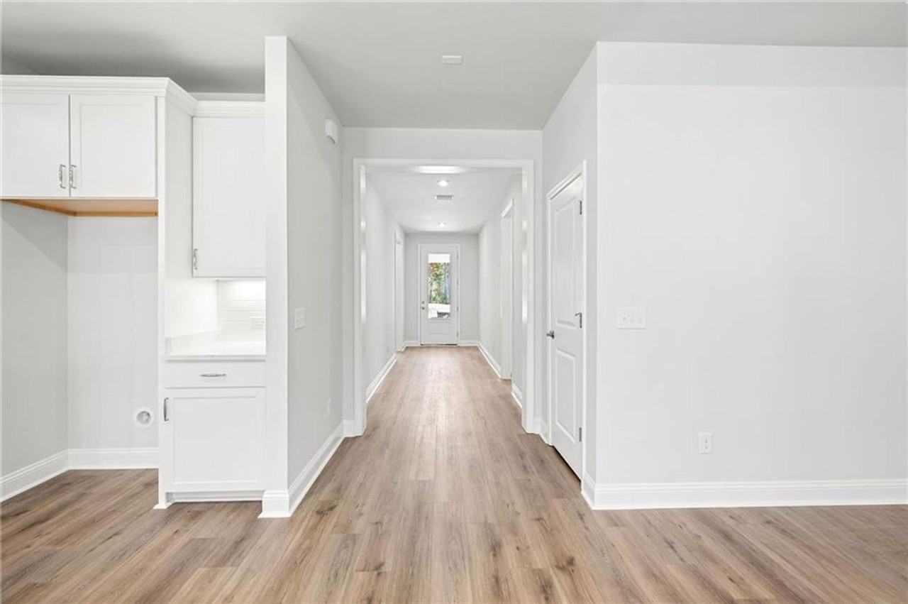 469 Monterey Loop - Photo 6 of 46