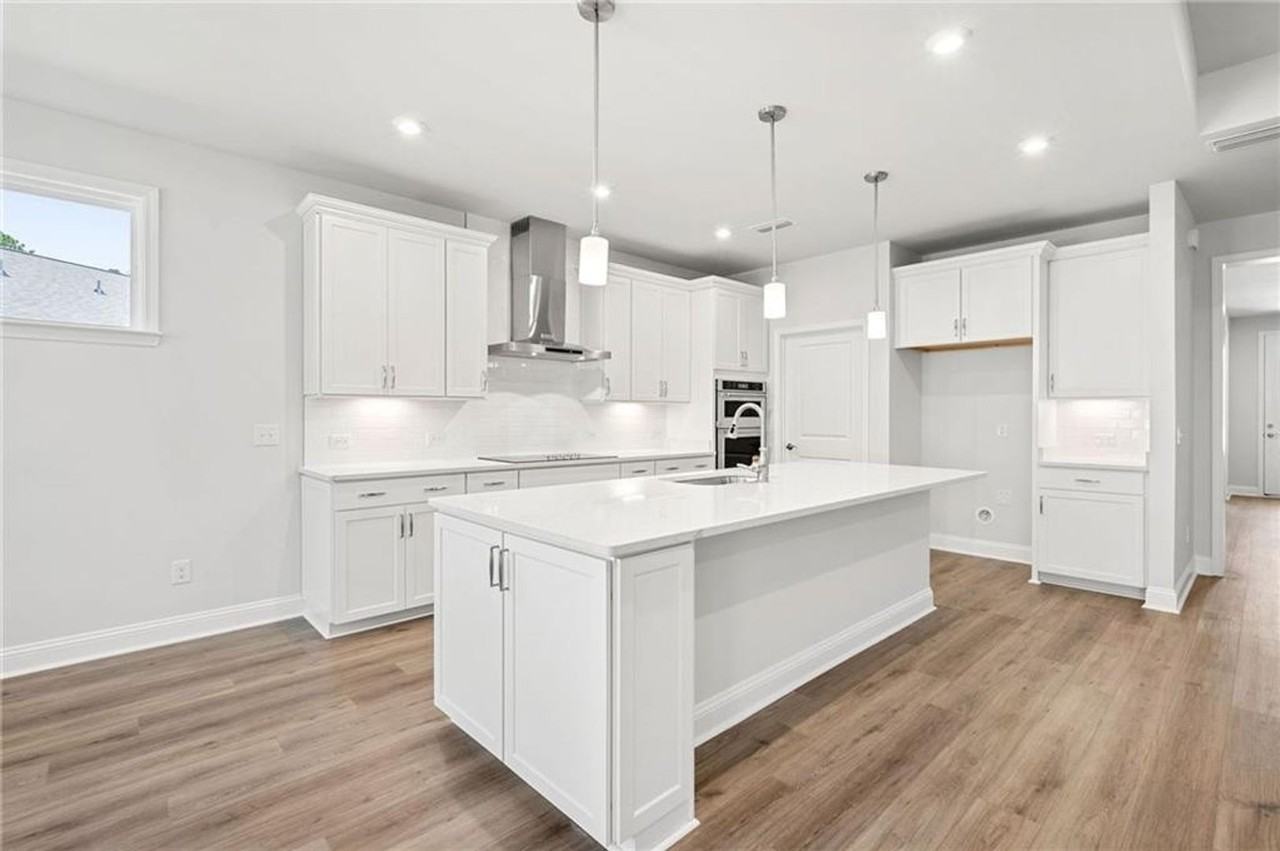 469 Monterey Loop - Photo 7 of 46