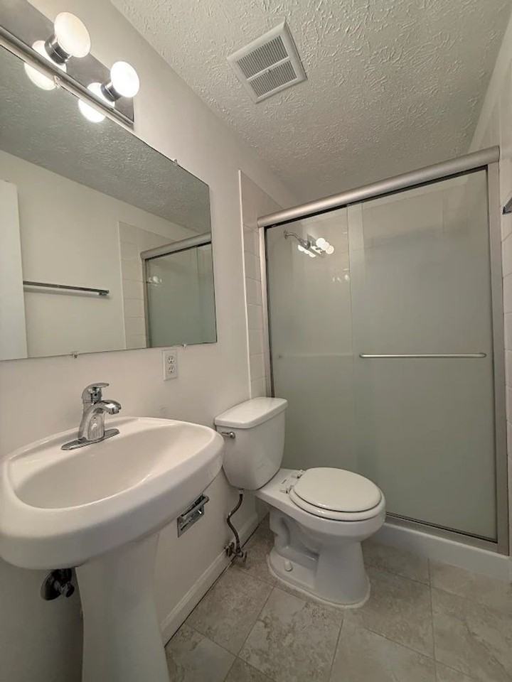 117 Hickory Dr - Photo 5 of 17
