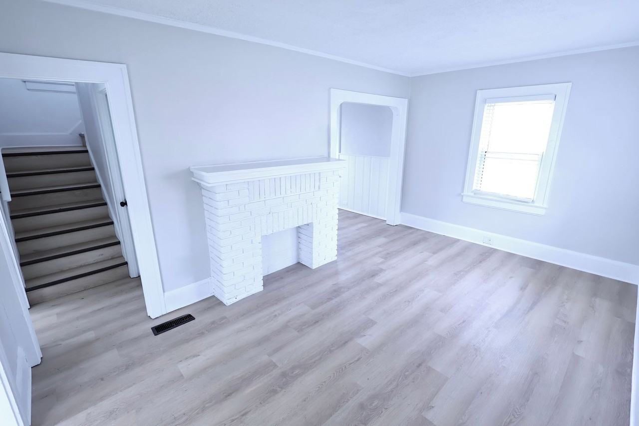 1490 Hillside Ter - Photo 2 of 11