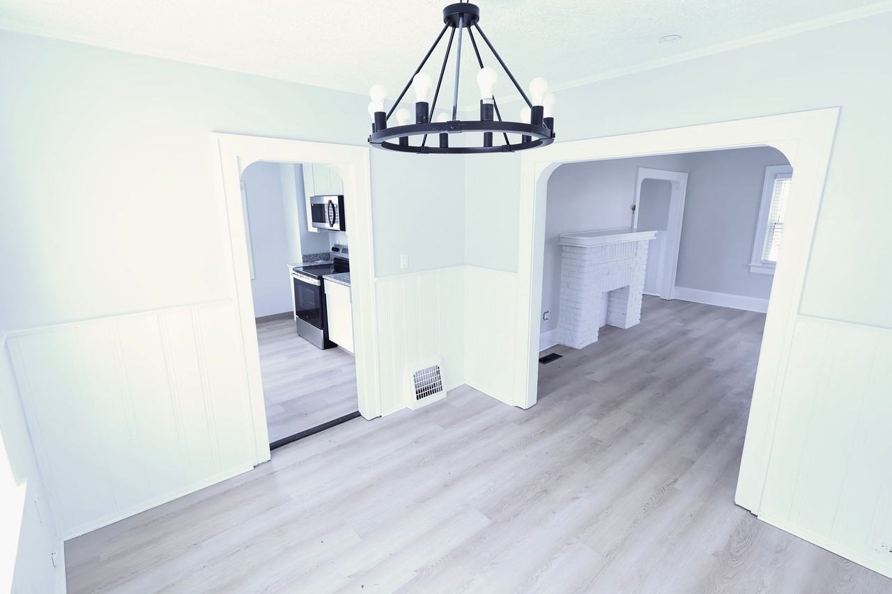 1490 Hillside Ter - Photo 4 of 11