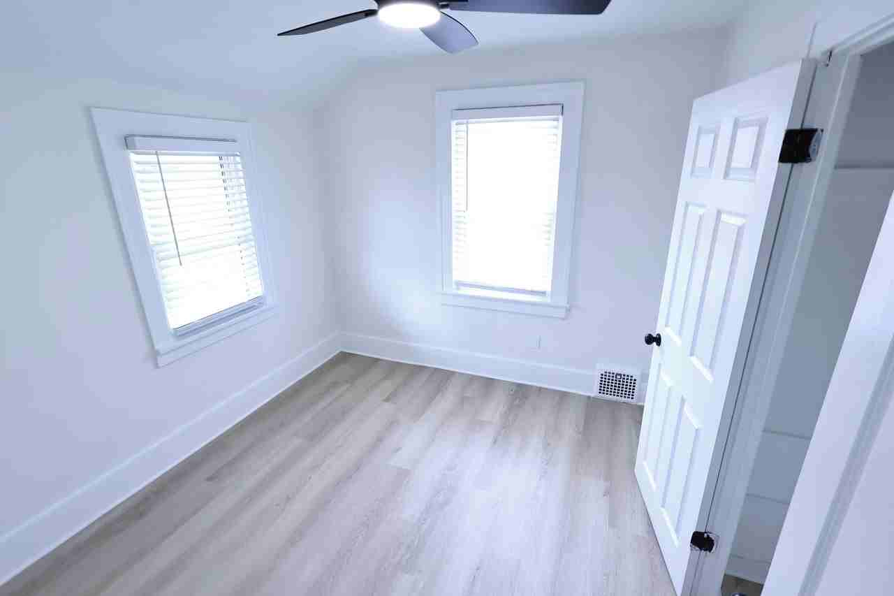 1490 Hillside Ter - Photo 6 of 11