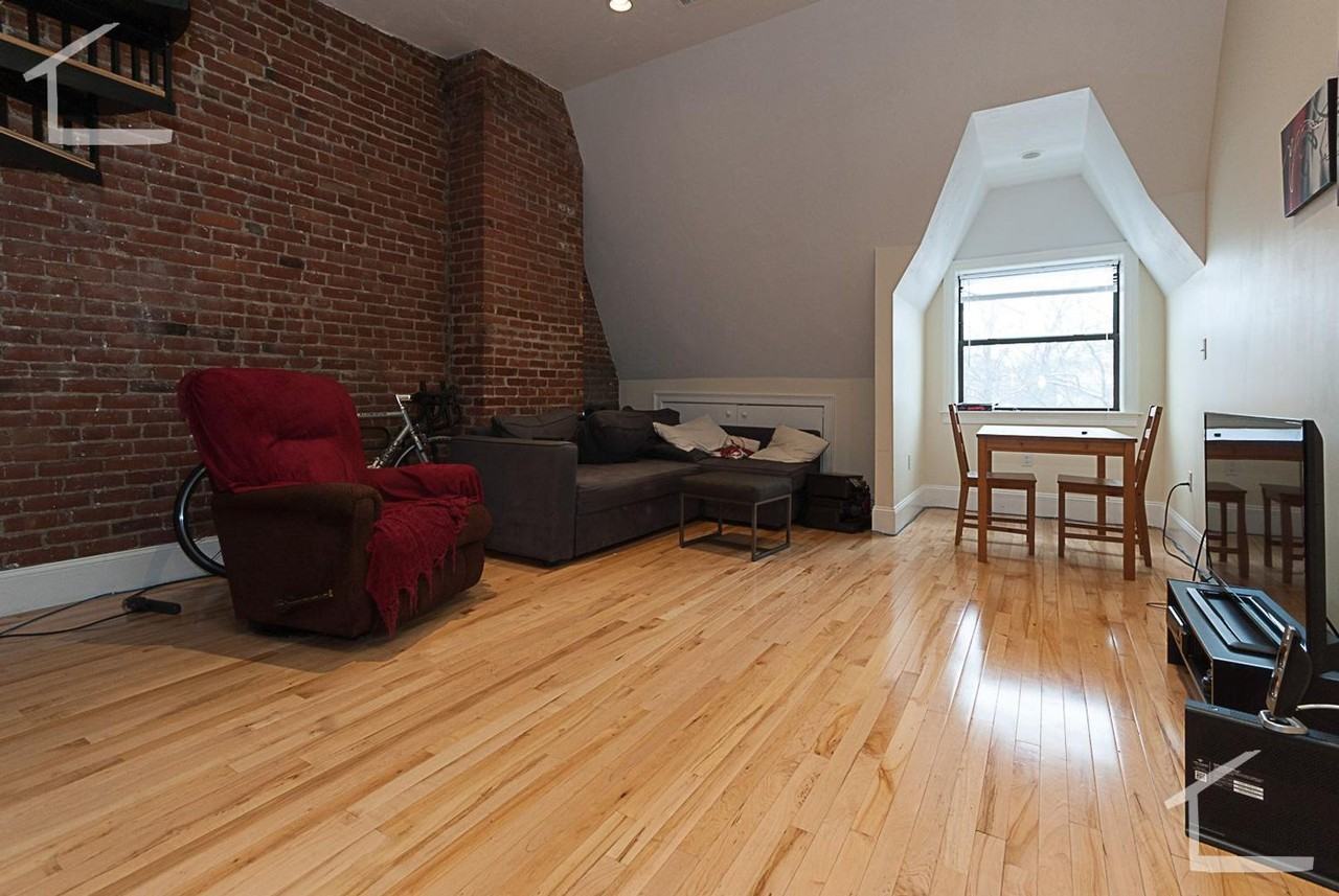 1202 Beacon St - Photo 5 of 13