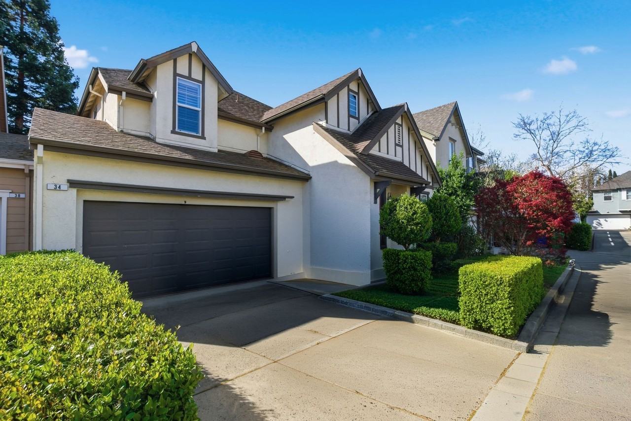 34 Windsor Ct - Photo 2 of 42