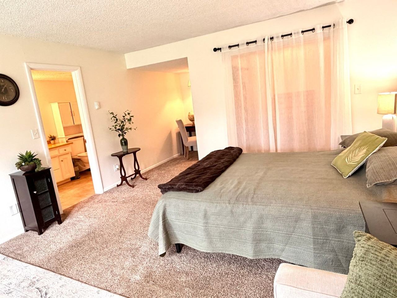 936 Daniels Dr - Photo 7 of 29