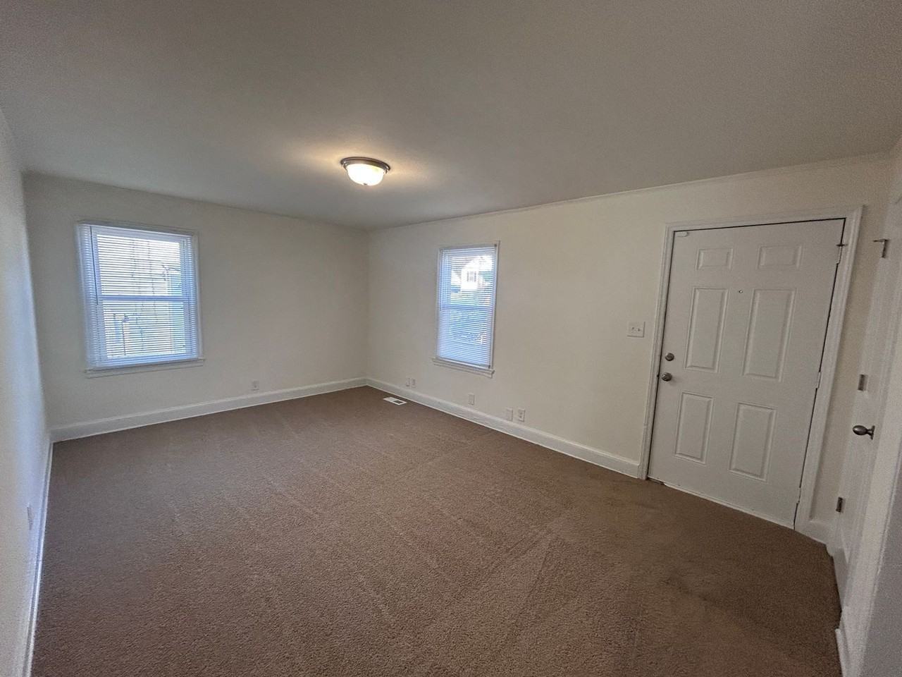 1008 Mccormick St - Photo 7 of 25